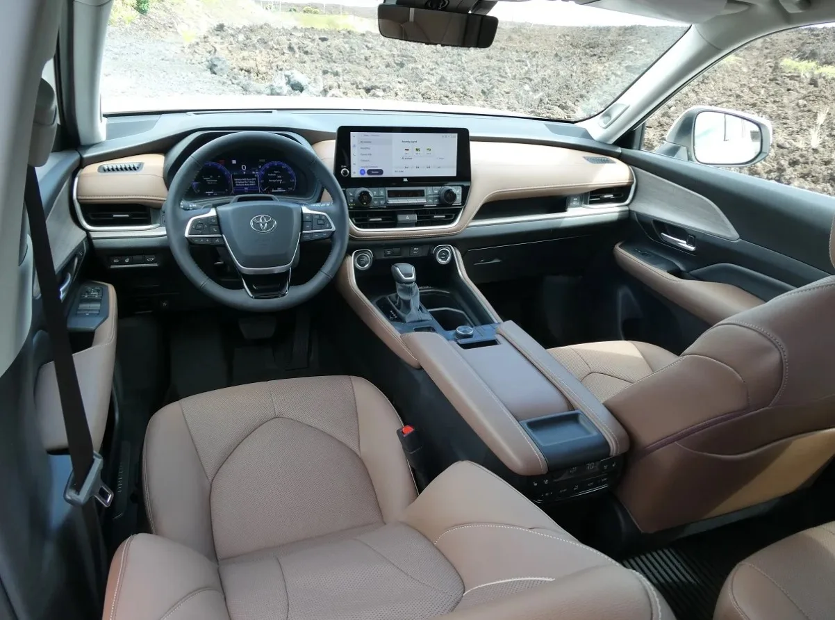 2024 Toyota Grand Highlander Interior Specs and Engine Perforamnce 2 2024 Toyota Grand Highlander Interior