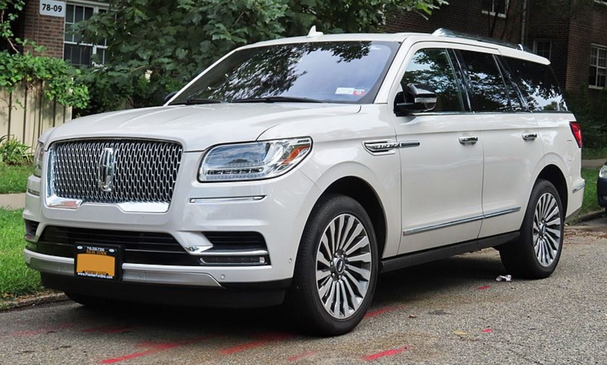 Luxury 2024 Lincoln Navigator Performance and Capability Electric Car