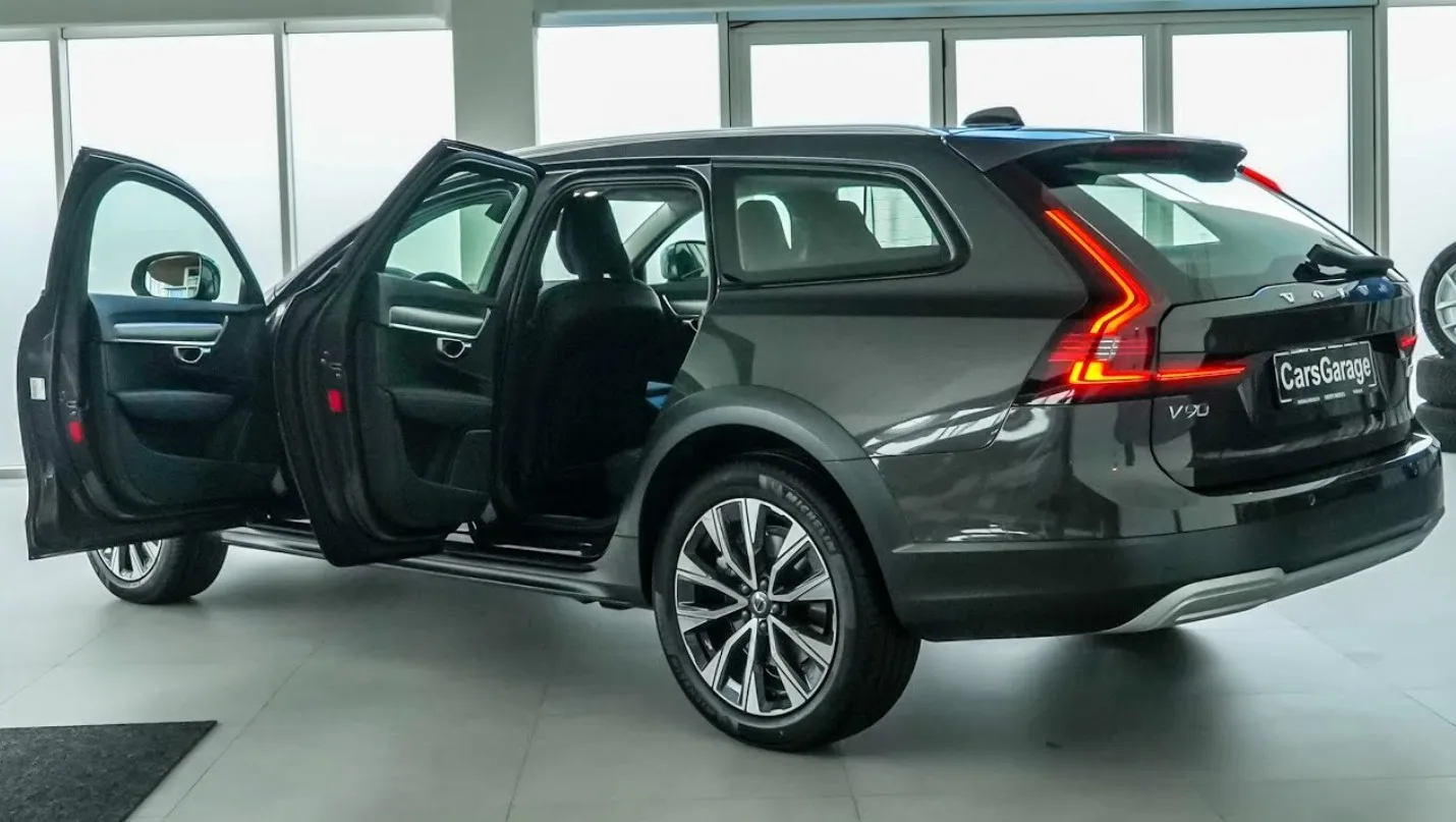 2024 Volvo V90 Cross Country Price and Configuration 4 2024 Volvo V90 Cross Country